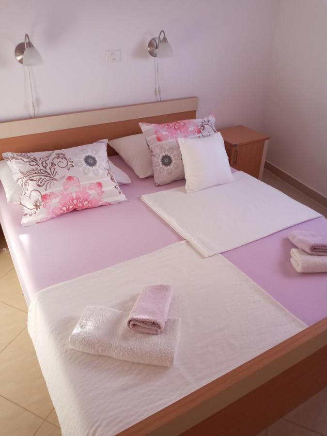 Apartments Tomo 梅杜林 外观 照片