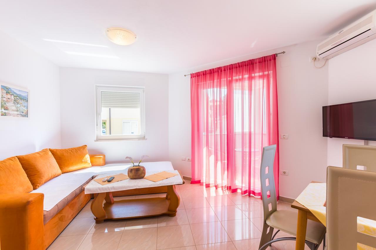 Apartments Tomo 梅杜林 外观 照片