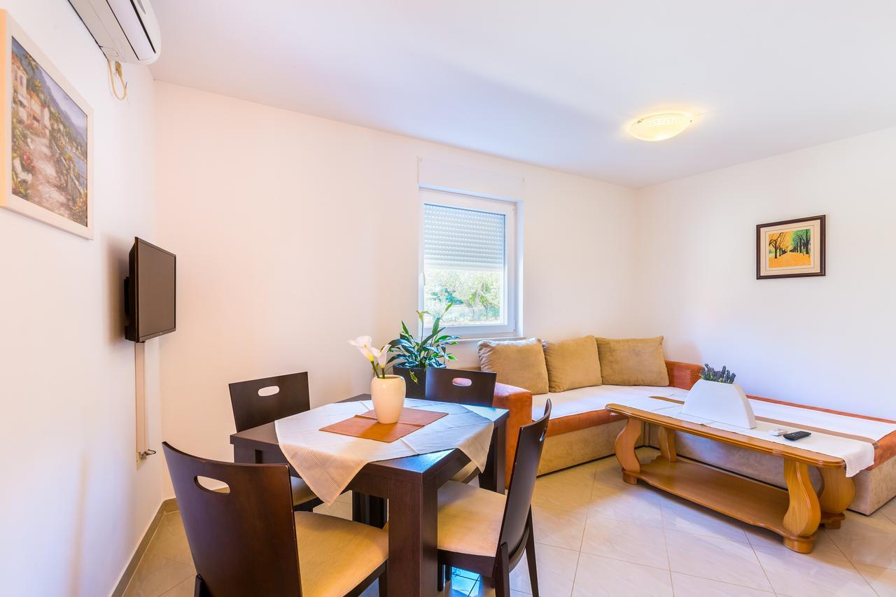 Apartments Tomo 梅杜林 外观 照片