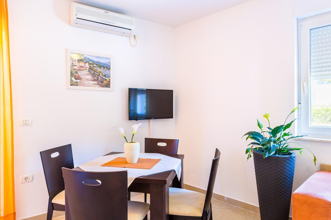 Apartments Tomo 梅杜林 外观 照片